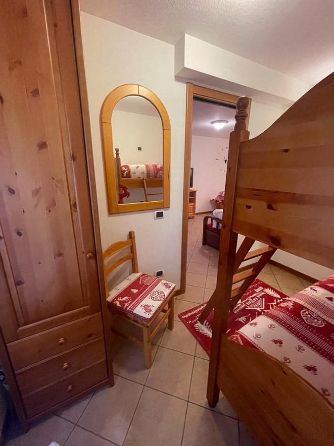 Il Cervo Mountain Apartment Campodolcino Luaran gambar
