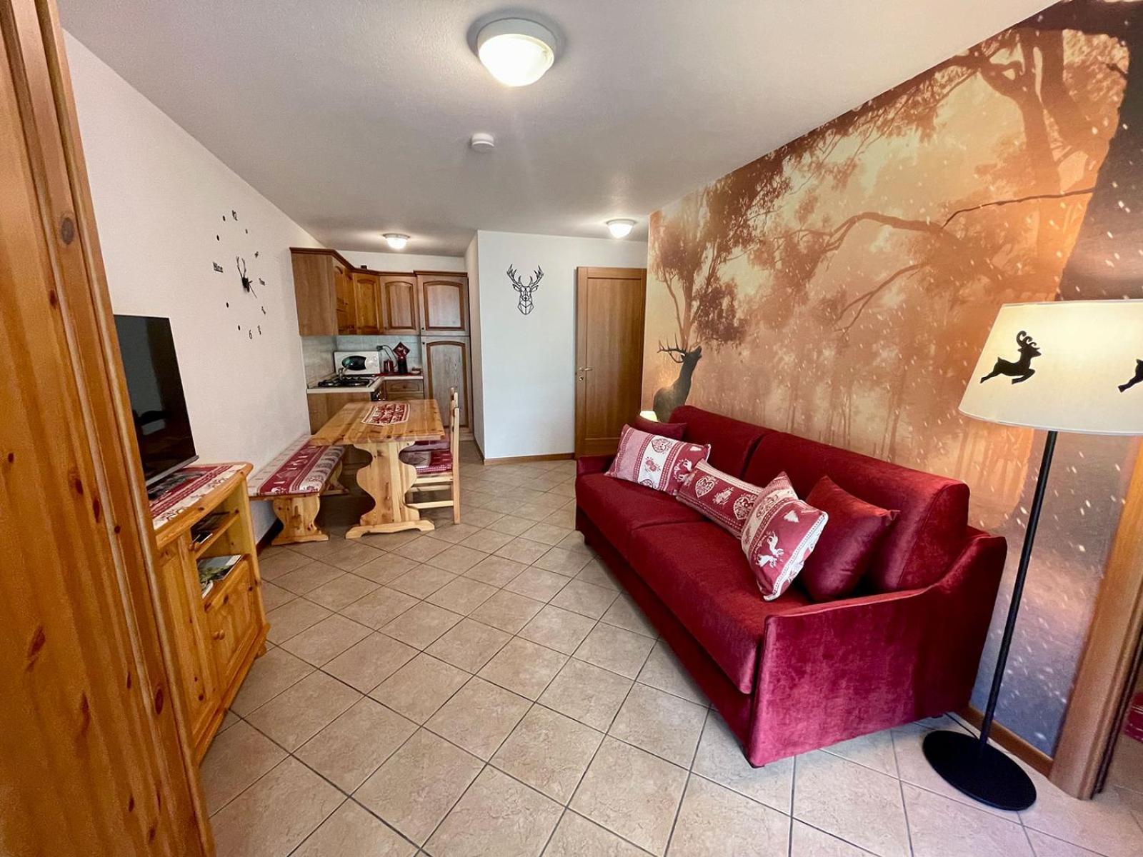 Il Cervo Mountain Apartment Campodolcino Luaran gambar