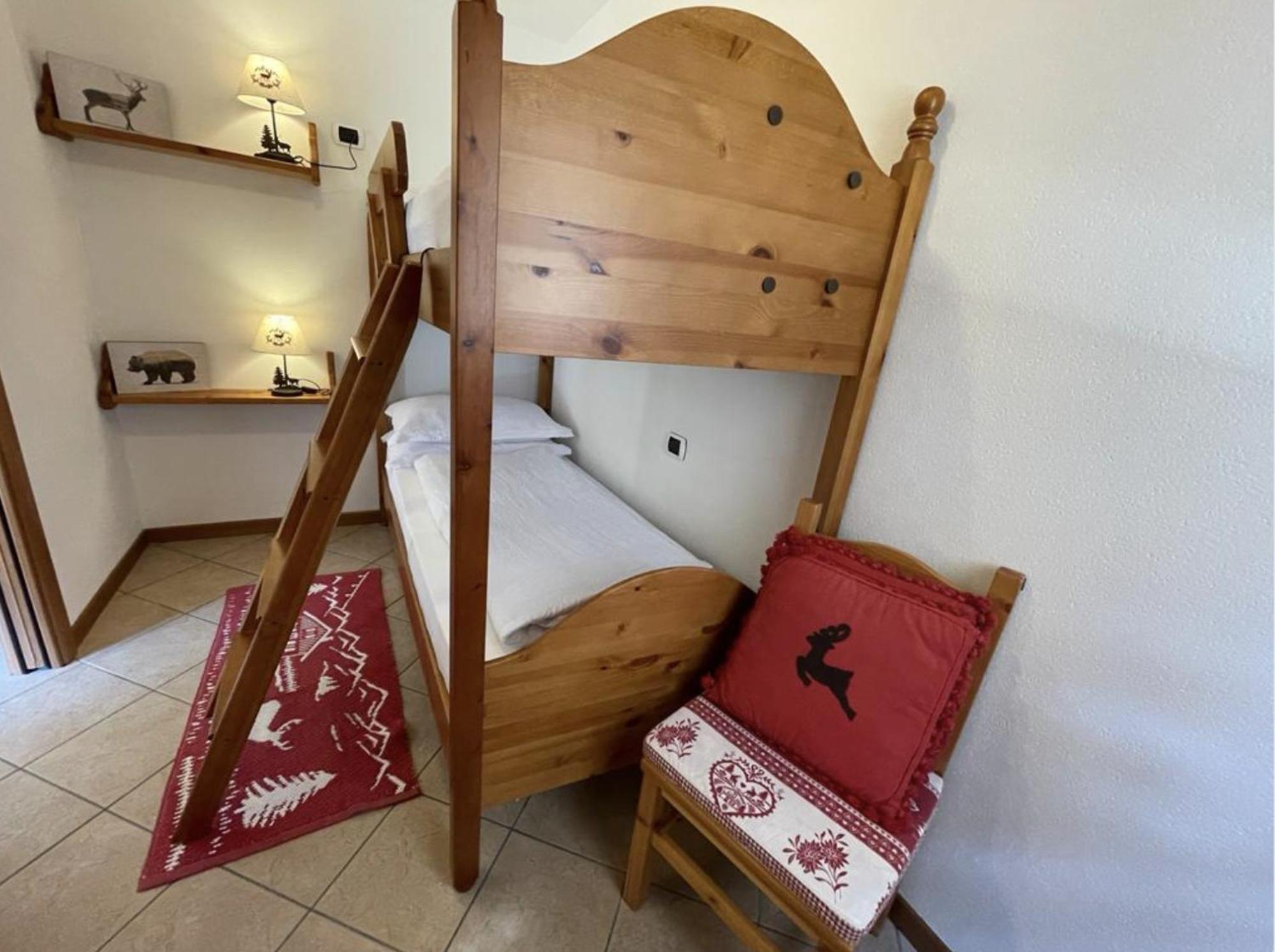 Il Cervo Mountain Apartment Campodolcino Luaran gambar